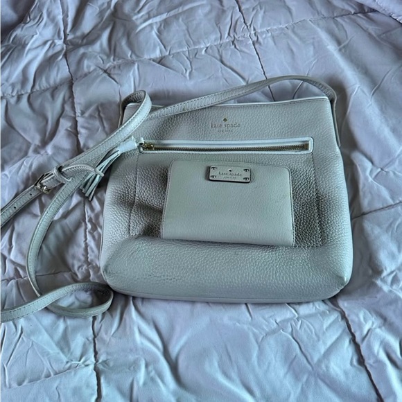 Kate Spade White Leather Crossbody Bag with matching wallet. - Picture 4 of 8
